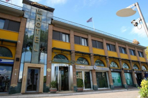 Отель Hotel Futura Centro Congressi  Неаполь